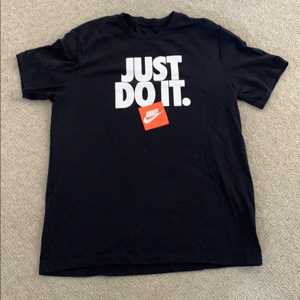 Nike men’s shirt.